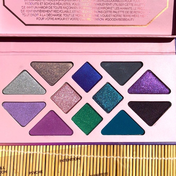 BRAND NEW ATHR BEAUTY Limited Edition Star & Moon Jewel Tones Eyeshadow Palette - Picture 9 of 14
